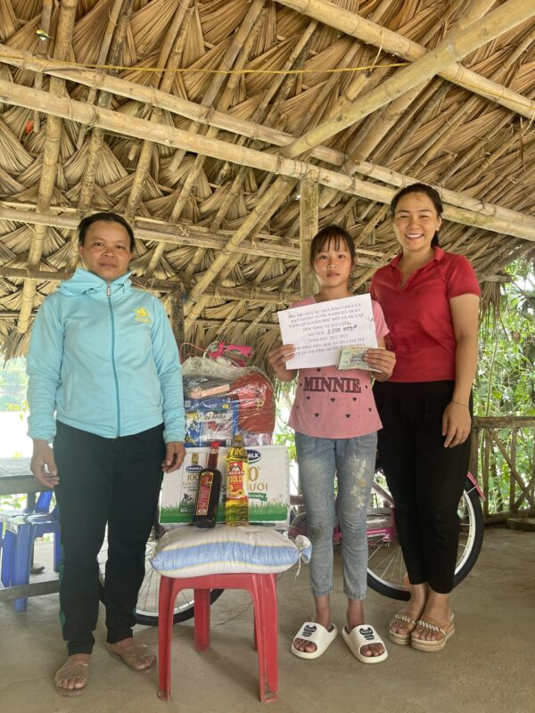 Chương trình hỗ trợ các em nhỏ miền núi nhân dịp đầu năm học mới - 5/9/2022 3 7 600x800 1